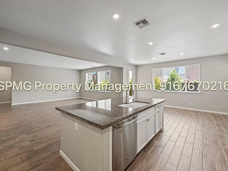 5649 Black Willow St — Photo 6