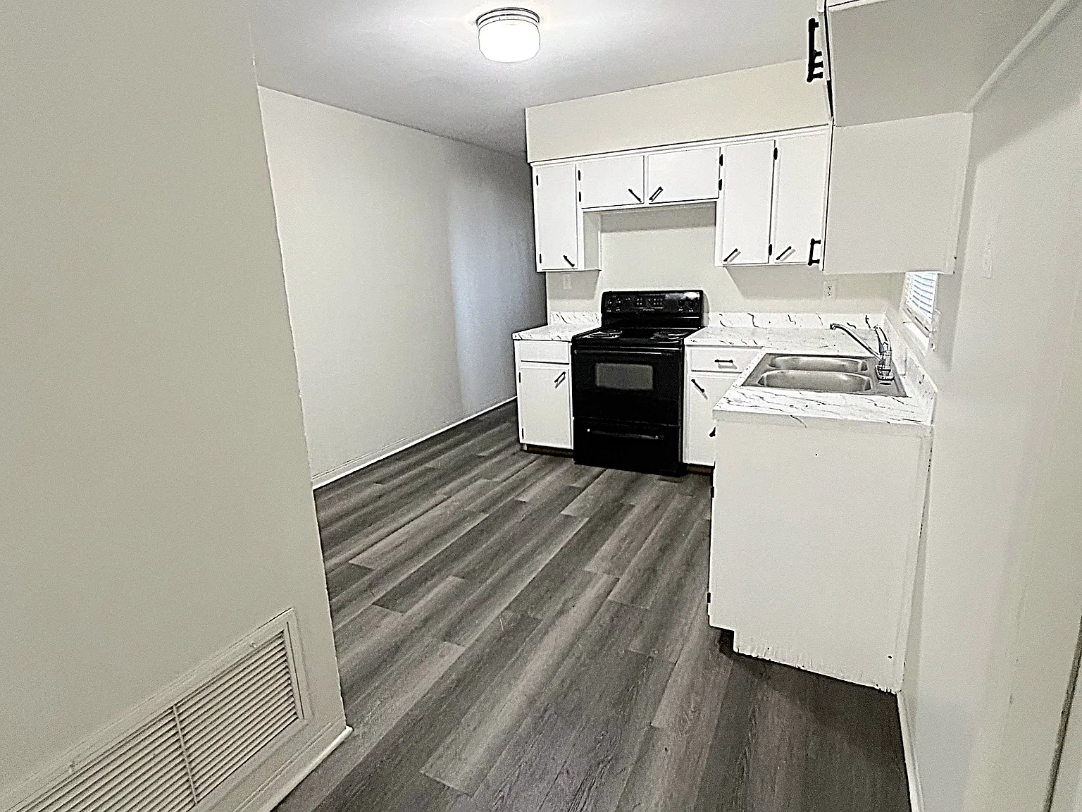 1 bed, 564 sqft, $1,045 — Photo 4