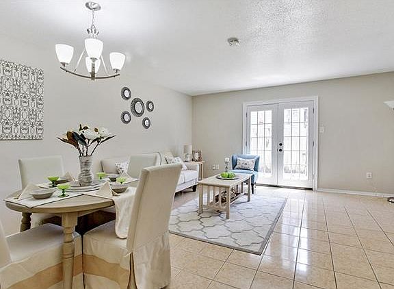 3rd image of 1020 Saint Julien Dr APT 101