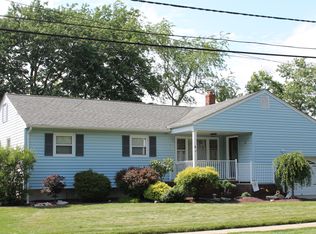 12 Velikan Pl, Edison, NJ 08817