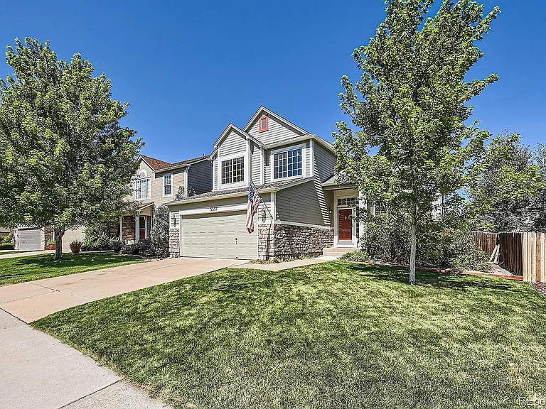 5357 E Hamilton Ave — Photo 2