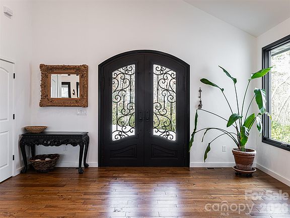 3rd image of 508 Avery Creek Rd