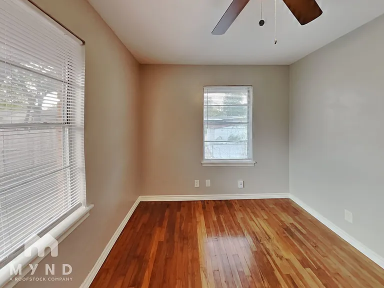 609 John Arden Dr — Photo 8
