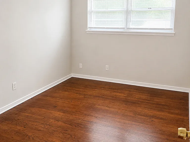 3508 Meadowbrook Dr — Photo 5