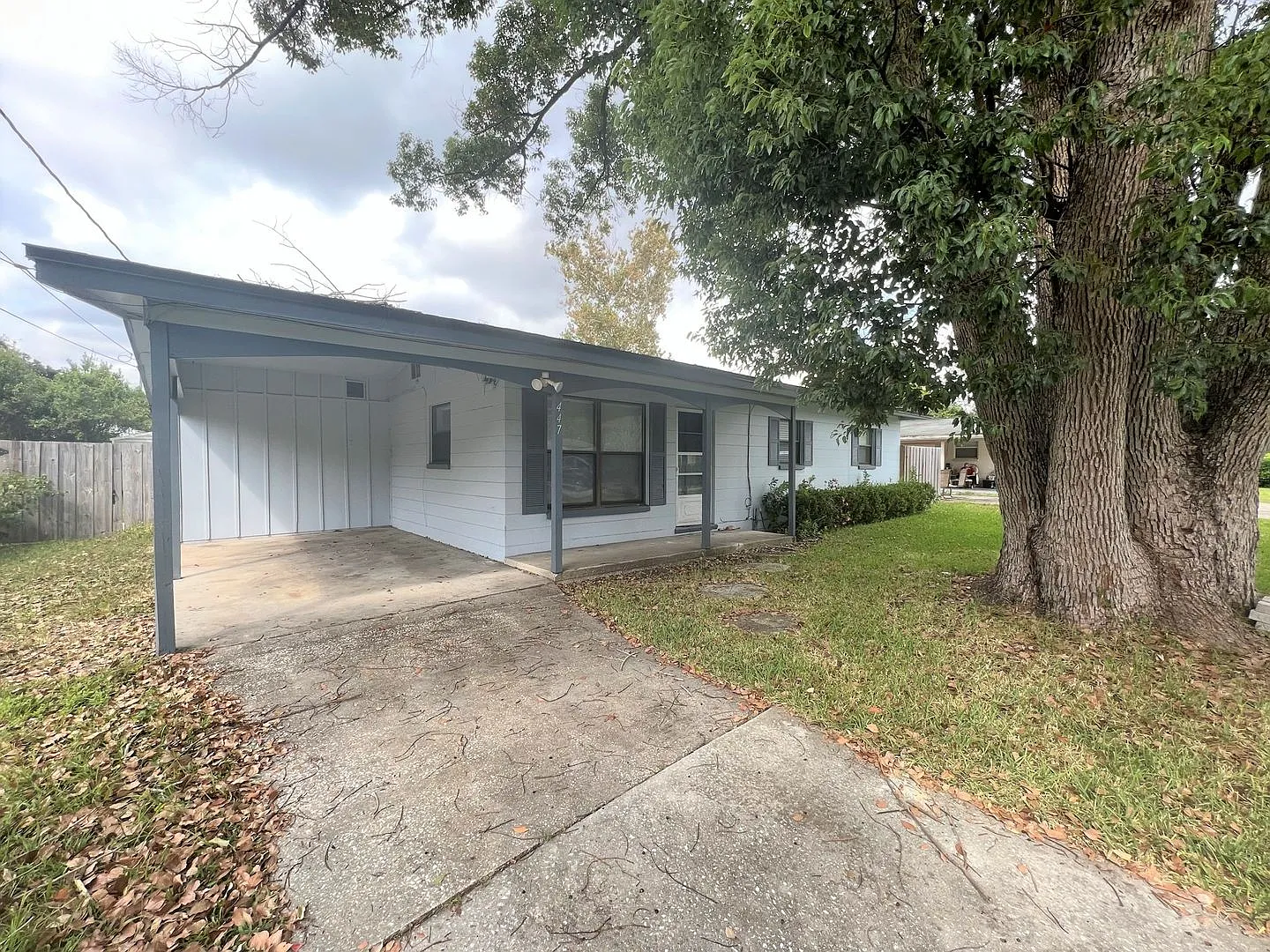 3 Bedroom / 1.5 Bathroom Orange Park Home — Photo 1