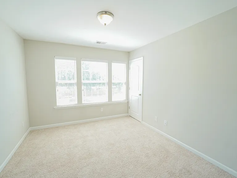 215 Shelton St — Photo 22