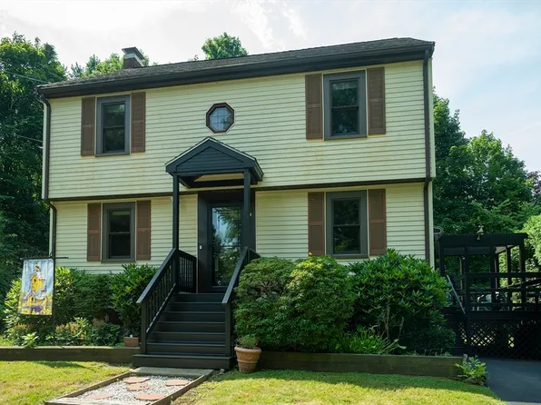 76 Vine St, Weymouth, MA 02188