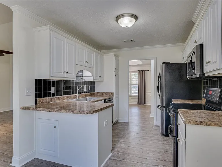 610 Butler Springs Cir — Photo 14