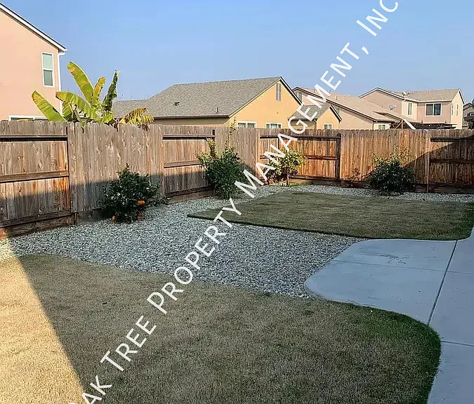 5853 E Voorman Ave — Photo 11