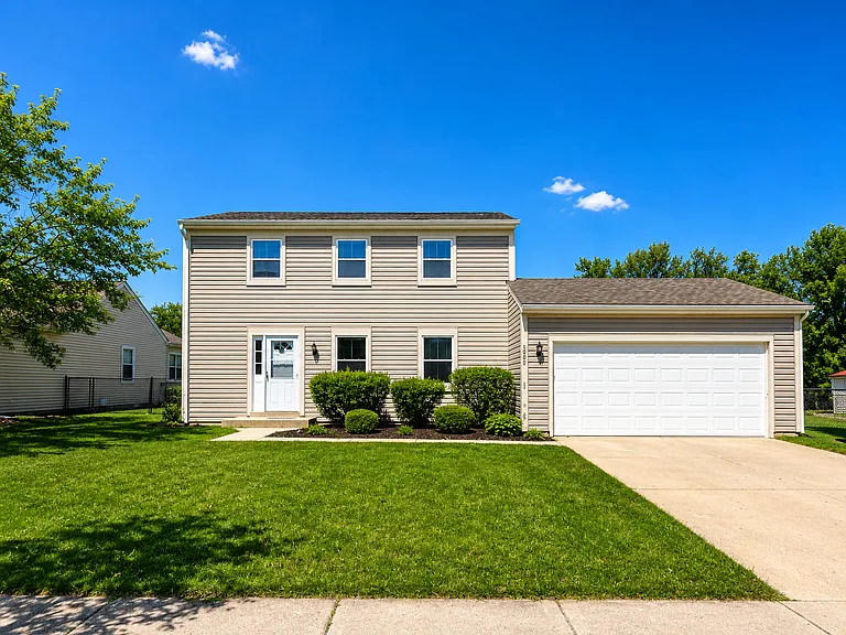 2208 Kensington Dr — Photo 1