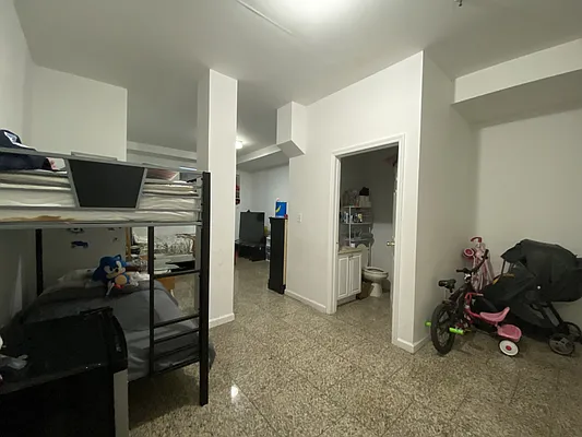 Rented by Compass | media 16