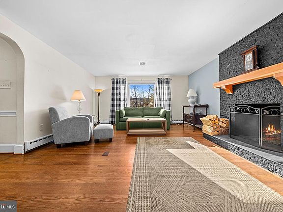 3rd image of 6058 Old Telegraph Rd