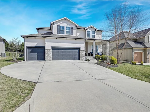 11573 S Roundtree St, Olathe, KS 66061