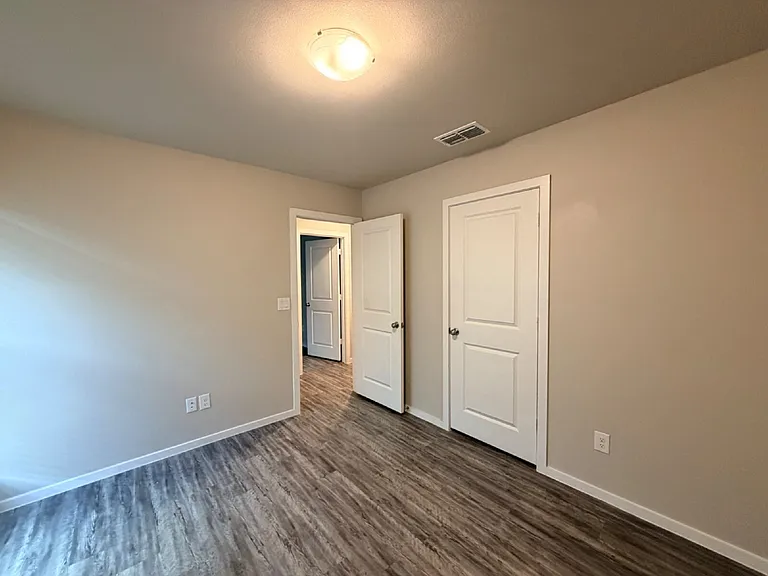 2120 N Texas Ave — Photo 13