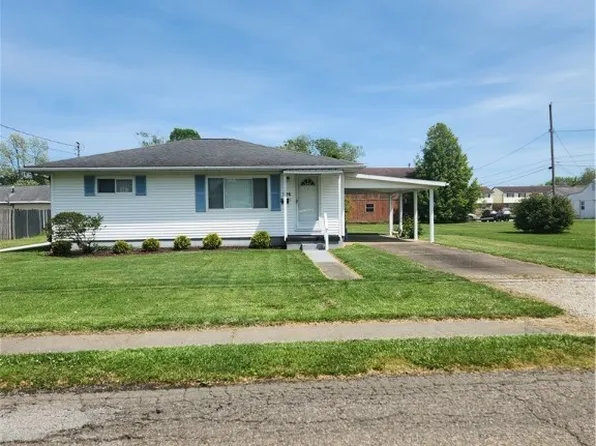 726 Middle St, Belpre, OH 45714