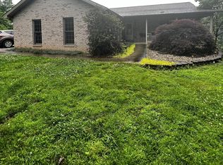 525 Country Acres Dr, Somerset, KY 42503