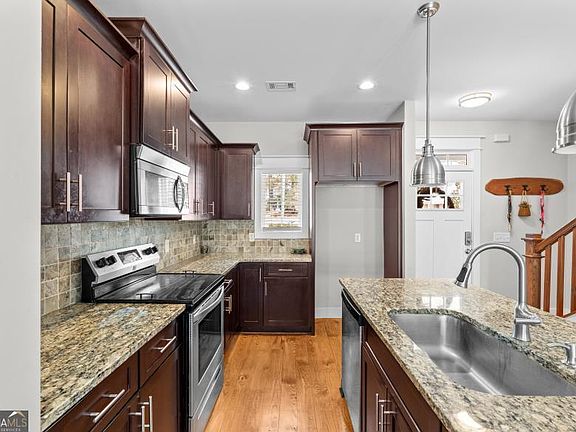 3rd image of 14021 Tributary Ln