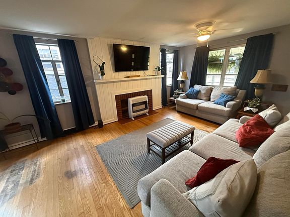 5th image of 3029 Merrill Ave