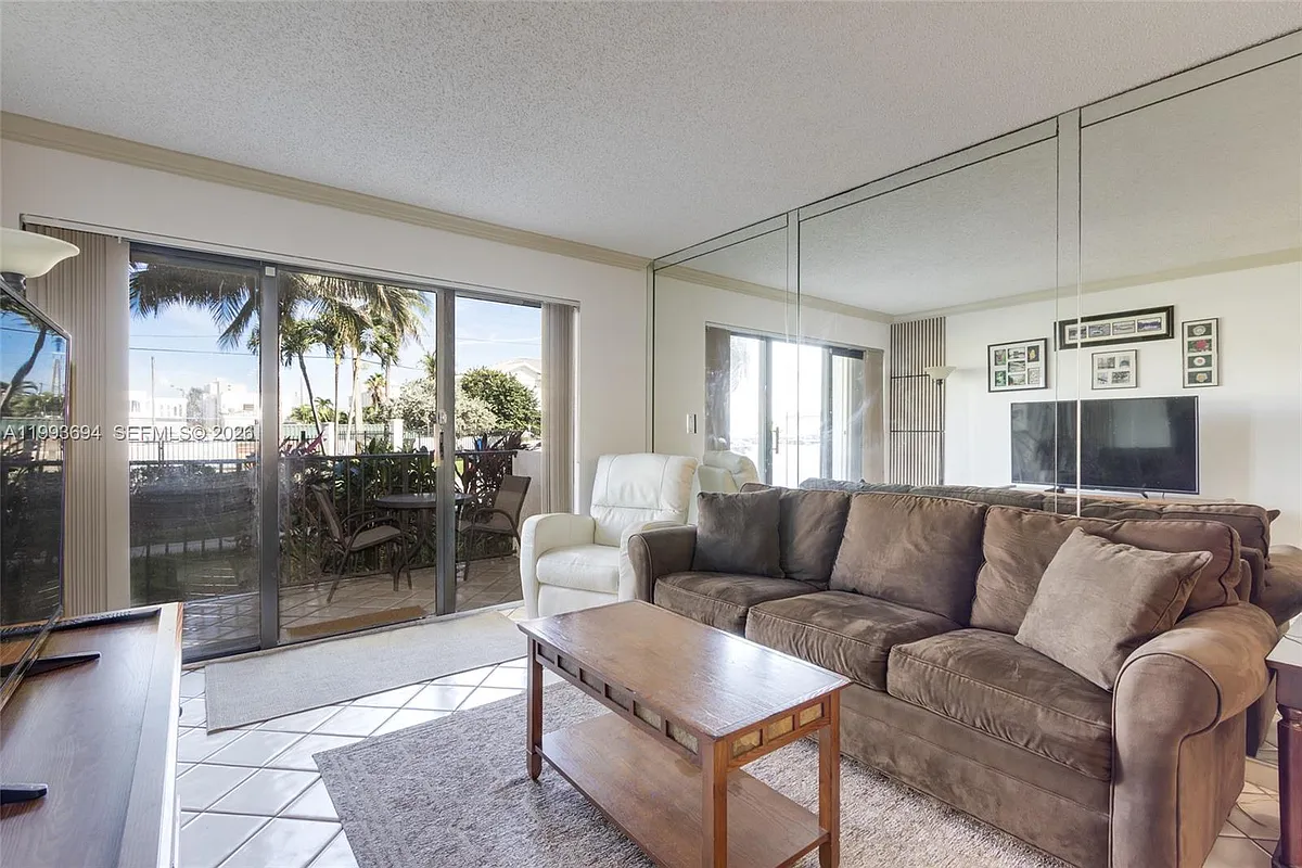 Building Photo - 1201 S Ocean Dr #104N
