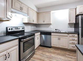 151 W Elk Trl APT 350, Carol Stream, IL 60188