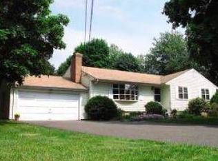 3 Patrick Ln, Branford, CT 06405