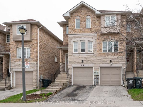 28 Shining Star Cres, Toronto, ON M6M 5L6