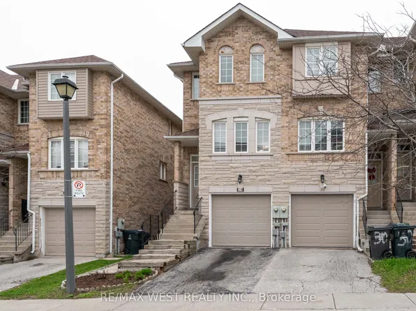 28 Shining Star Cres, Toronto, ON M6M 5L6