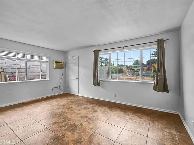 9436 Ramona Ave — Photo 4