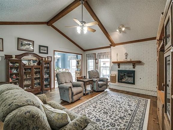 4th image of 2028 Sierra Dr