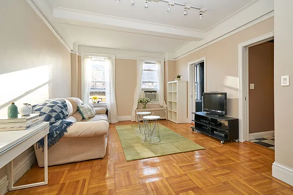 Sold by Compass | media 1