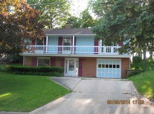 1426 Lincoln Ct, Beloit, WI 53511