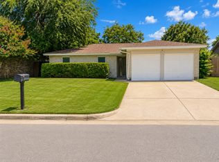 517 Annapolis Dr, Fort Worth, TX 76108