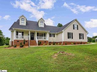 315 Shallowford Dr, Boiling Springs, SC 29316