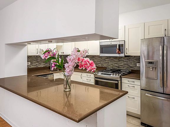 4th image of 52-40 39th Dr APT 1G