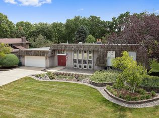 19W513 Deerpath Ln, Lemont, IL 60439