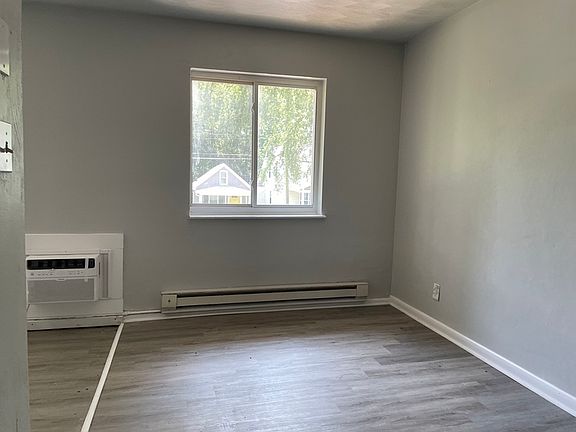 2nd image of 850 W 34th St APT 2