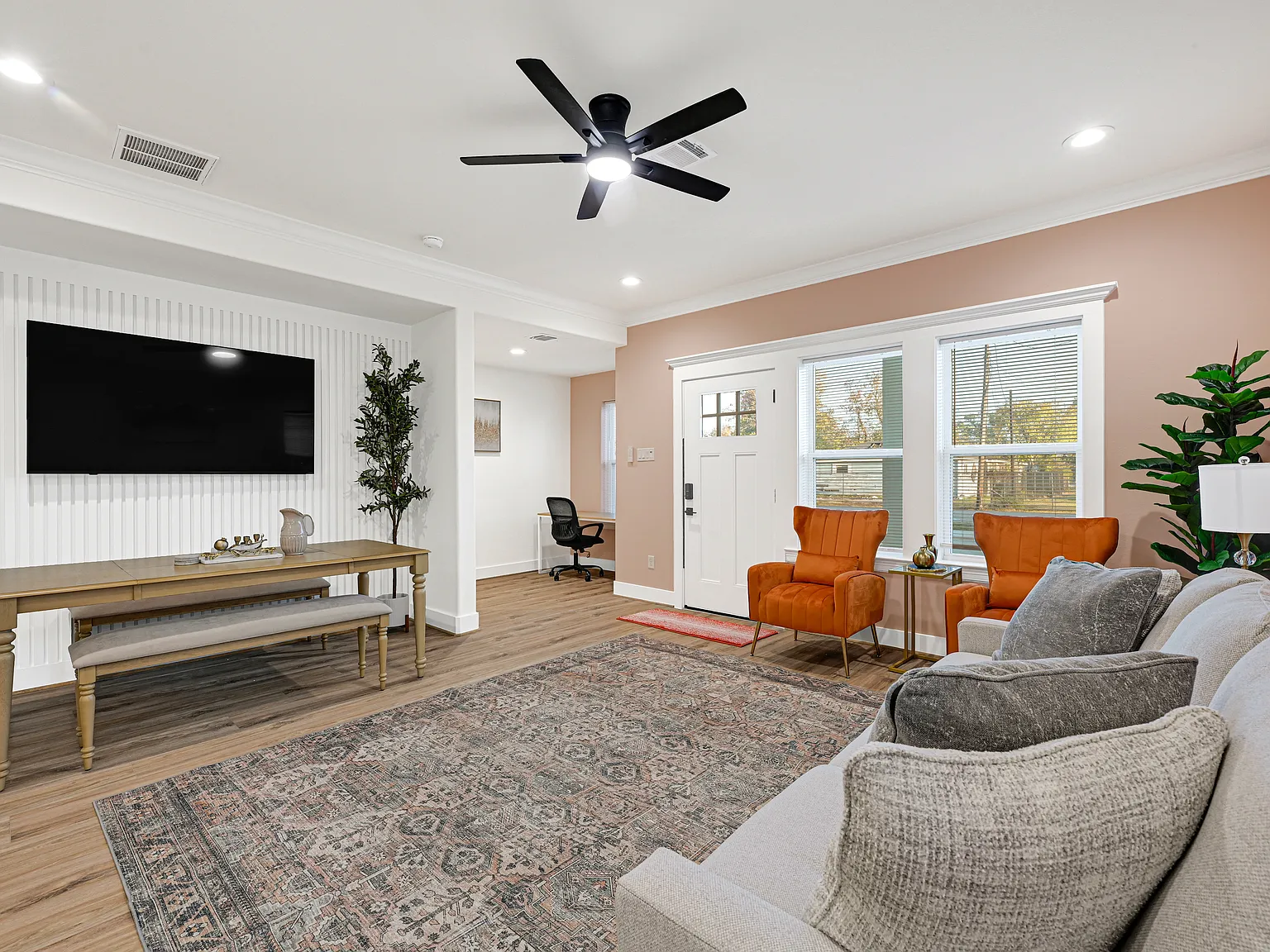 4 bed, 1500 sqft, $3,200 — Photo 2
