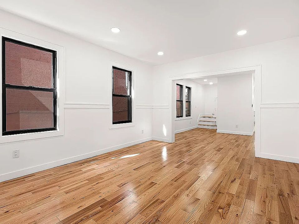 1st image of 346 E 53rd St #Townhouse