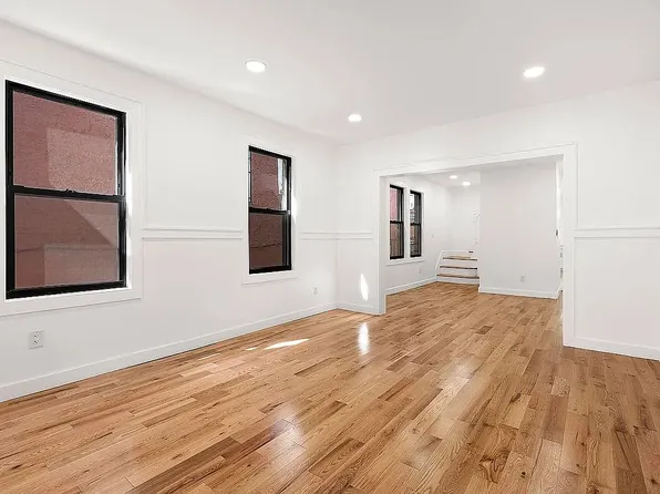 346 E 53rd St #Townhouse, Brooklyn, NY 11203