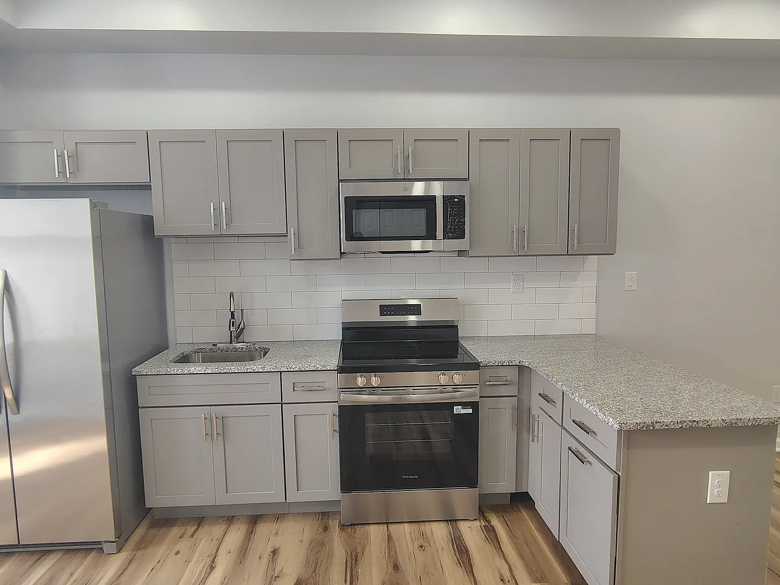 2 bed, $1,650 — Photo 4