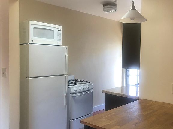 4th image of 364 N Newport Ave