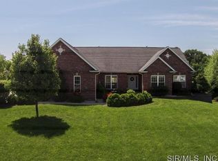1303 Palmer Creek Dr, Columbia, IL 62236