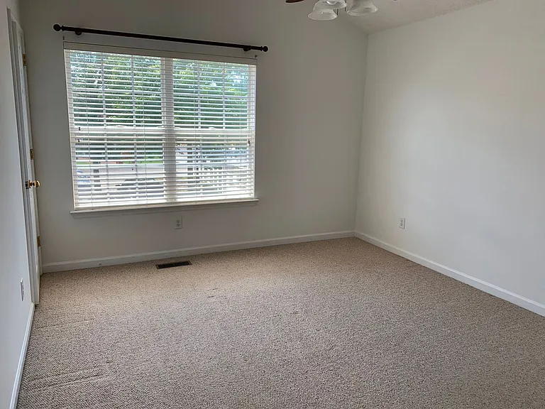 400 Bembridge Ln — Photo 10