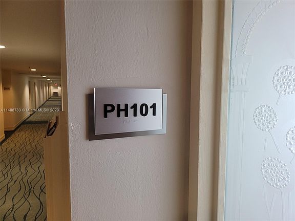5th image of 7601 E Treasure Dr Penthouse 101