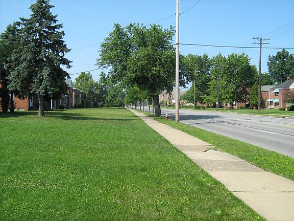 2nd image of 20552 Lake Shore Blvd #Up