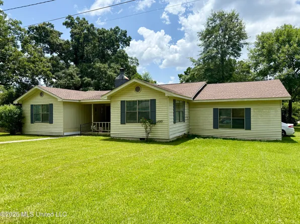 530 James Ave, Wiggins, MS 39577