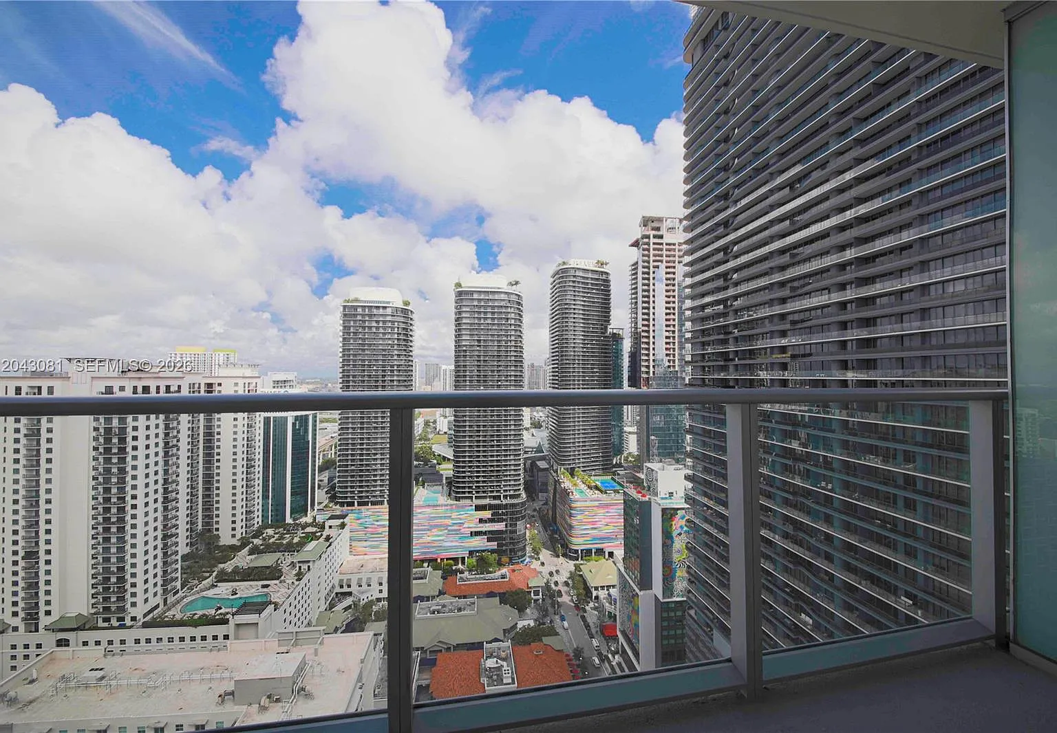 1100 Millecento Residence — Photo 4