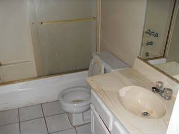 5th image of 13112 Dronfield Ave #1/2