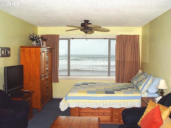 4th image of 145 NW Inlet Ave #201