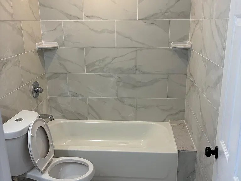 1733 W Erie Ave #2 — Photo 8